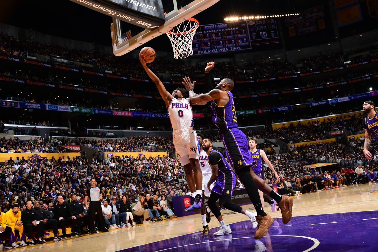 Philadelphia 76ers v Los Angeles Lakers